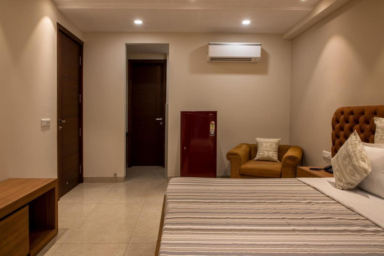 Perch Service Apartment-Mg Road Гургаон Экстерьер фото