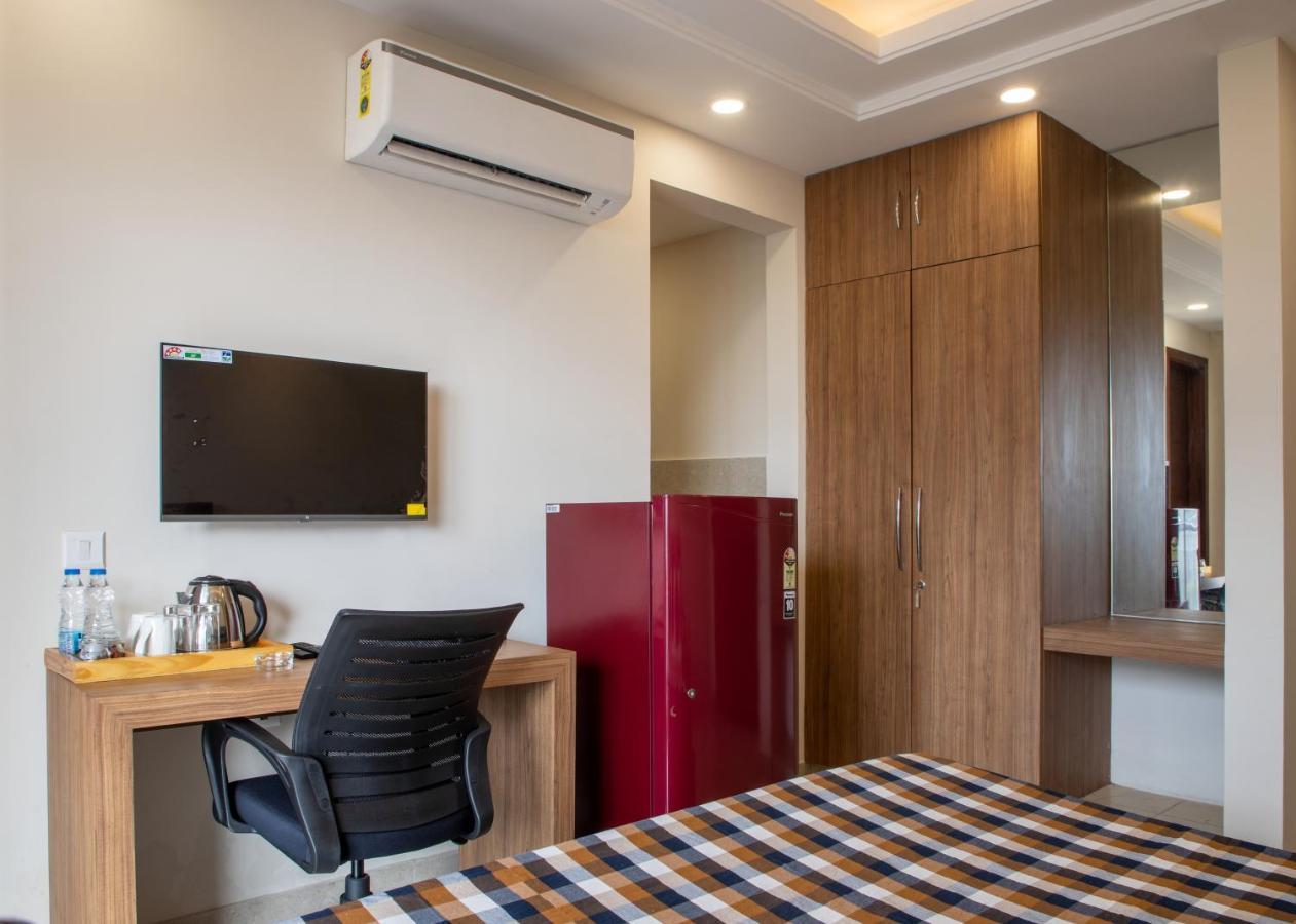 Perch Service Apartment-Mg Road Гургаон Экстерьер фото