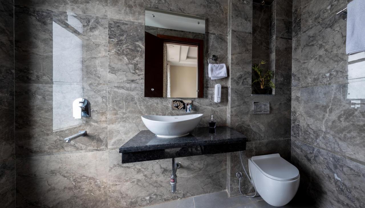 Perch Service Apartment-Mg Road Гургаон Экстерьер фото
