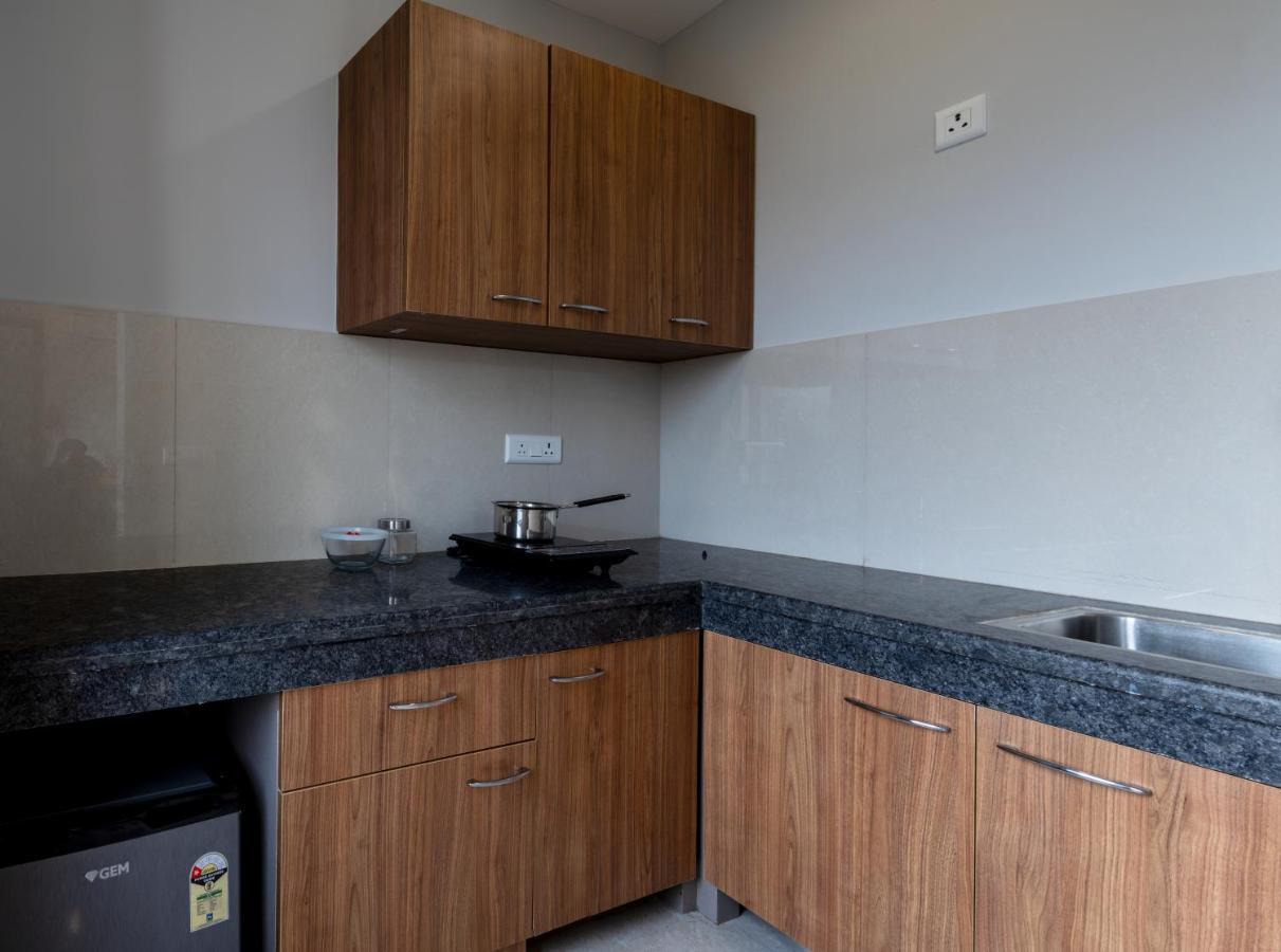 Perch Service Apartment-Mg Road Гургаон Экстерьер фото